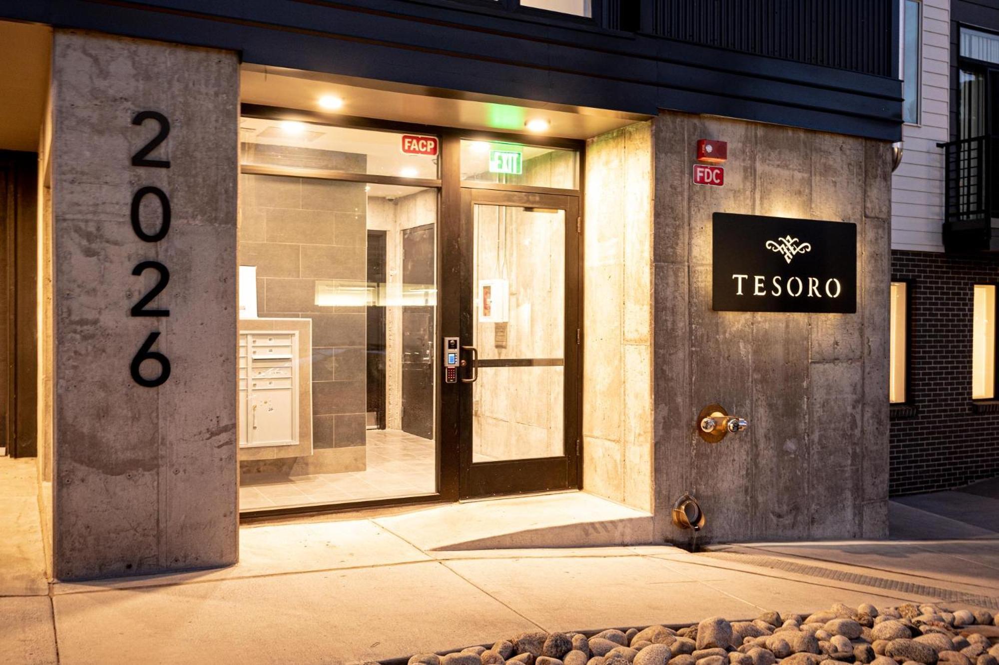 Gameday Oasis - Private Balcony - Jefferson Park - Tesoro Villa DEN Exterior foto